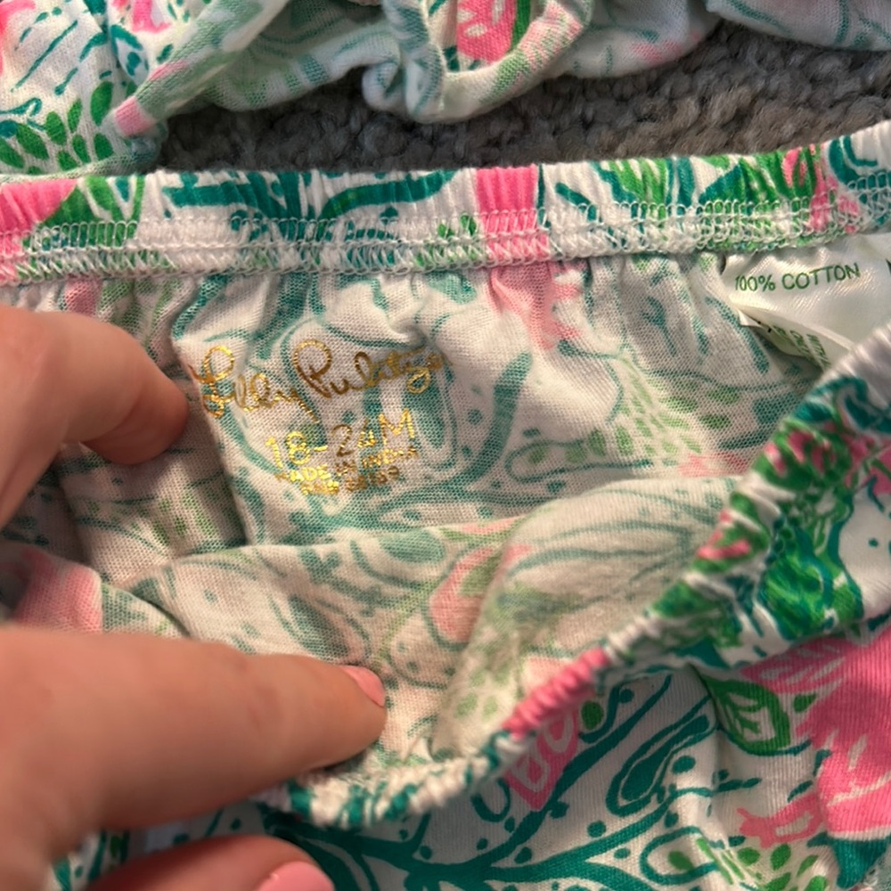 Lily Pulitzer Floral Baby dress with bloomers. Size 18-24 months. EUC. Worn once - Picture 4 of 4